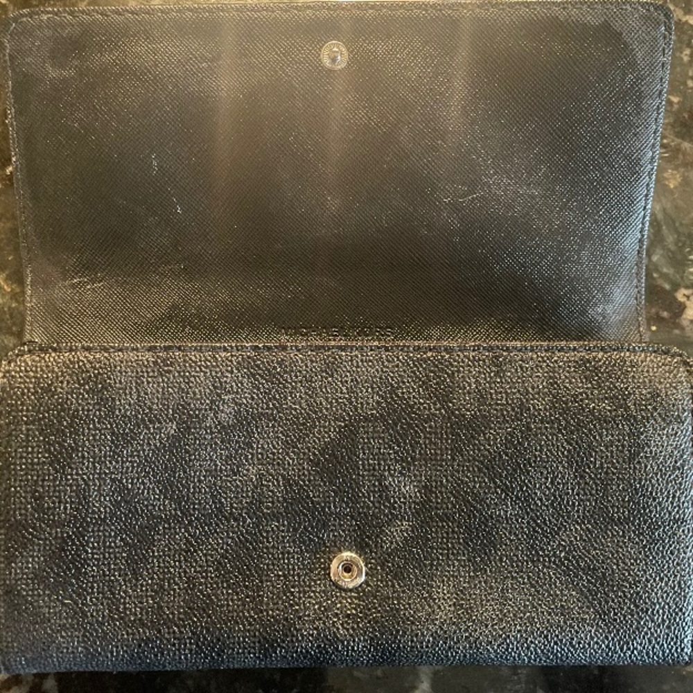 VGUC Black Michael Kors Wallet - Picture 4 of 9